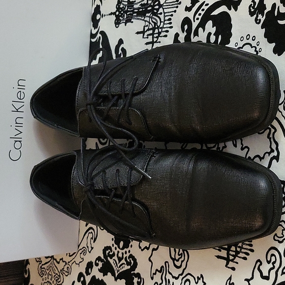 Calvin Klein Men's Black Leather Dress Shoes Size 8.5 (Like New) - Picture 2 of 10